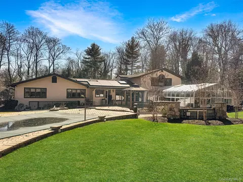 37 Bridle Path, Saint James, NY 11780