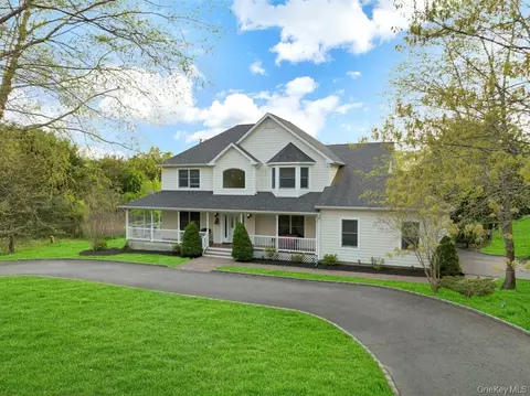 2655 Rocky Point Rd, East Marion, NY 11939