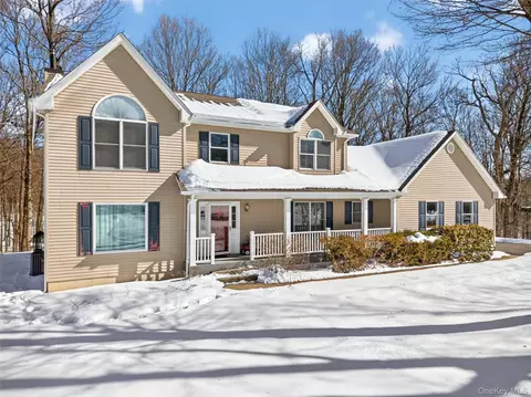 34 Booth Rd, Chester, NY 10918