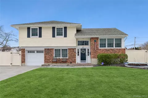 23 Cynthia Ln, East Islip, NY 11730