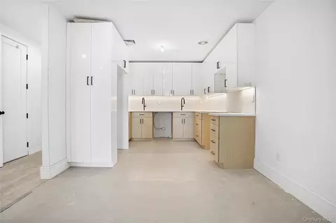 376 Vernon Ave #3A, Brooklyn, NY 11206