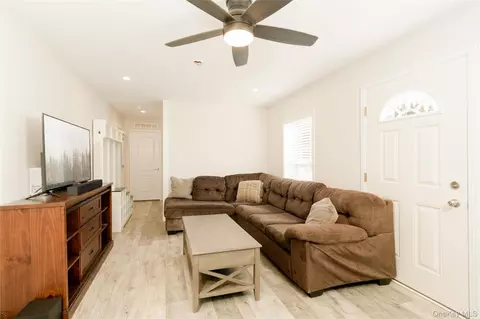 150 Apt 4 Main St, Islip, NY 11751 photo 10