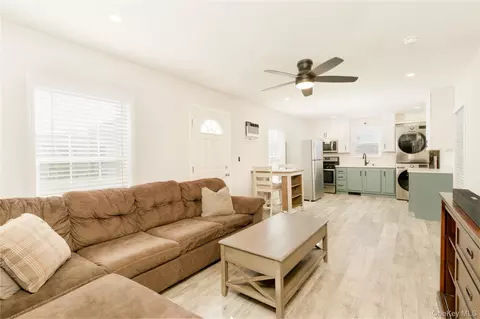150 Apt 4 Main St, Islip, NY 11751 photo 6