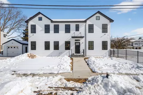 286 Dorchester Rd, Garden City, NY 11530