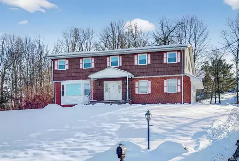 32 Amy Todt Dr, Monroe, NY 10950
