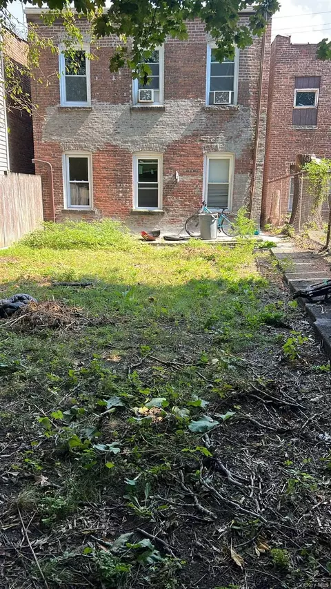 Exterior - 86 William St, Newburgh, NY 12550 photo 1 of 1