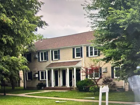 223-24 65 Ave #A, Oakland Gardens, NY 11364
