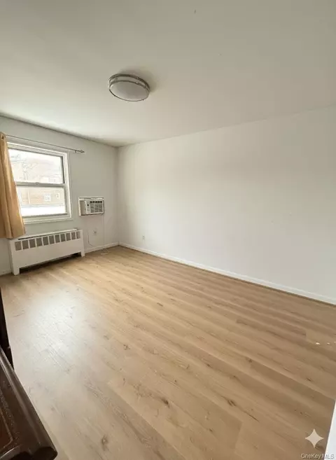 68-56 140 St #UPPER, Flushing, NY 11367 photo 5