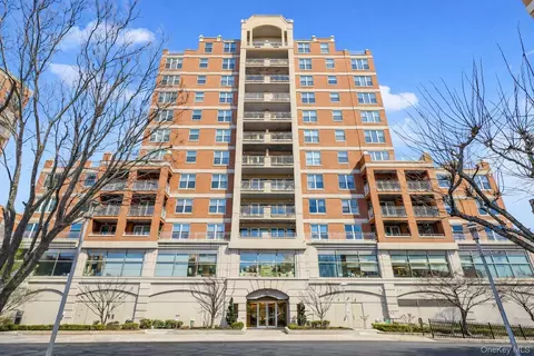 50 Oceana Dr W #3D, Brooklyn, NY 11235