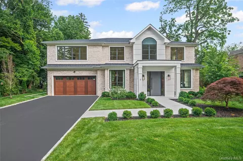 7 Mirrielees Rd, North Hempstead, NY 11021