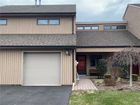 8 Contempra Cir, Orangetown, NY 10983