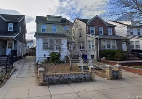 24358 Mayda Rd, New York, NY 11422