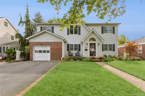 2539 Washington Ave, Oceanside, NY 11572