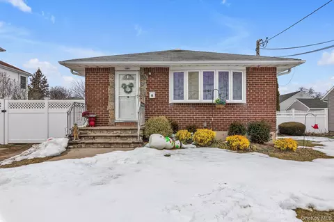 104 Meade Ave, Bethpage, NY 11714