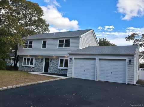 5 Bently Ln, Stony Brook, NY 11790