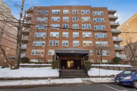 10 Old Mamaroneck Rd #5C, White Plains, NY 10605