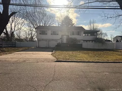 218 Newberry St, Brentwood, NY 11717