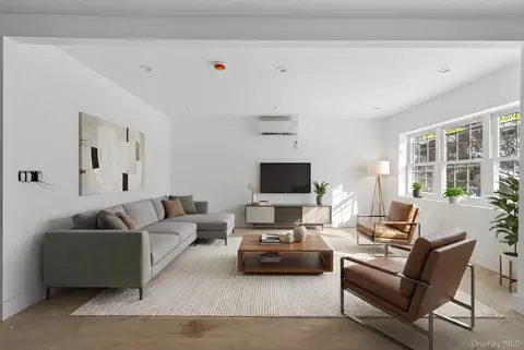 1657 Tillotson Ave, New York, NY 10469