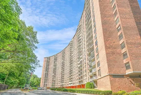 90-50 Union Tpke #11L, New York, NY 11385