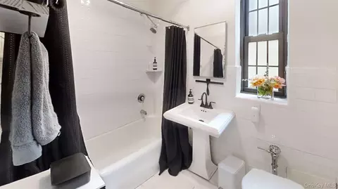 105 Garth Rd #4K, Scarsdale, NY 10583