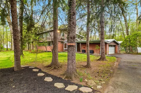 230 Sickletown Rd, Clarkstown, NY 10994