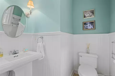 Bath - 8 Goldwin St, Rye, NY 10580 photo 1 of 3