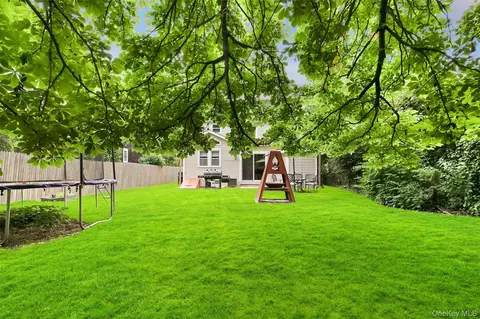 Exterior - 8 Goldwin St, Rye, NY 10580 photo 5 of 8