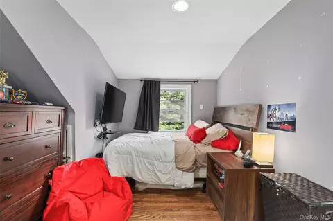 Bedroom - 8 Goldwin St, Rye, NY 10580 photo 5 of 5
