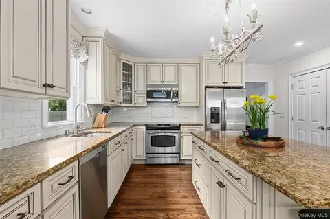 Kitchen - 8 Goldwin St, Rye, NY 10580 photo 4 of 4
