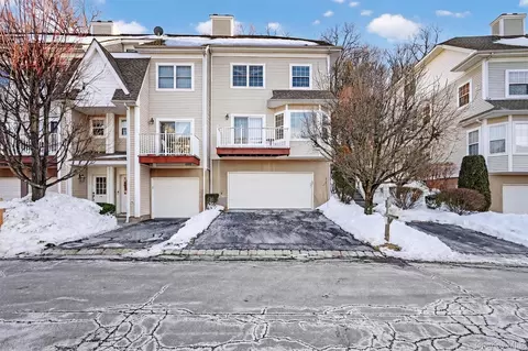 104 Crystal Hill Dr, Pomona, NY 10970