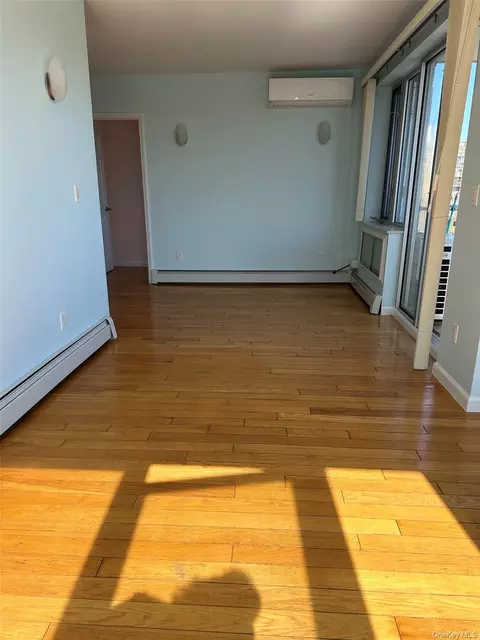 Living - 136-21 Latimer Pl #4L, New York, NY 11354 photo 1 of 5