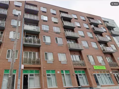 136-21 Latimer Pl #4L, New York, NY 11354