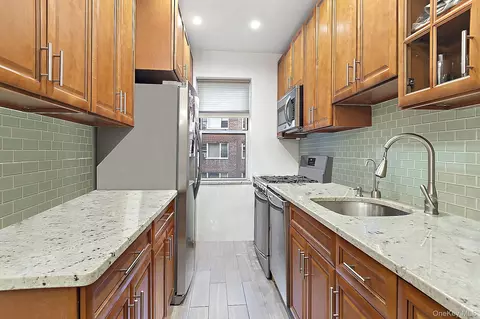 3850 Hudson Manor Ter #3EW, New York, NY 10463