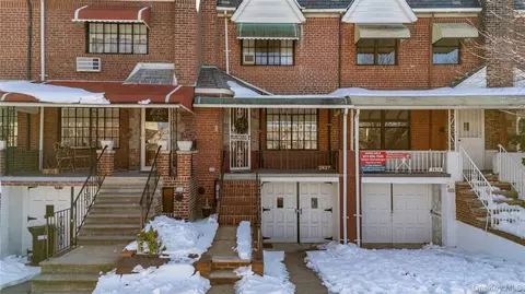 2827 50th St, New York, NY 11377