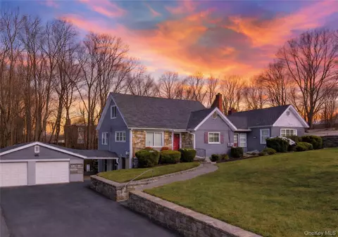 30 Lakeview Ter, Mahopac, NY 10541
