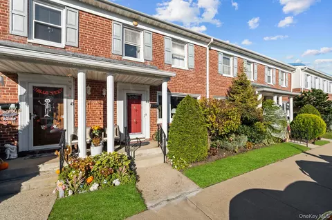 3530 Long Beach Rd #44, Oceanside, NY 11572
