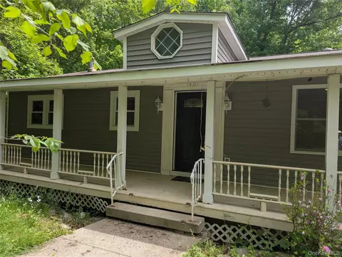 Exterior - 1407 State Route 208, Shawangunk, NY 12589 photo 2 of 10