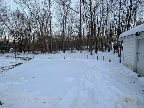 Exterior - 1407 State Route 208, Shawangunk, NY 12589 photo 6 of 10