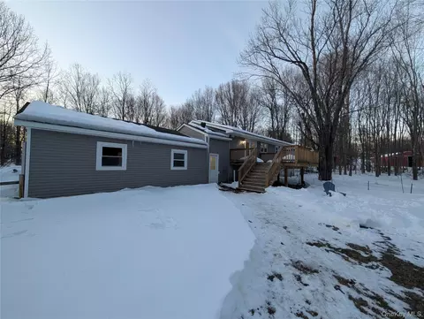 Exterior - 1407 State Route 208, Shawangunk, NY 12589 photo 5 of 10