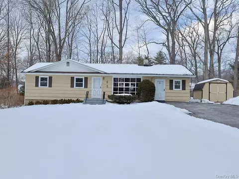8 Wood Ter, Newburgh, NY 12550