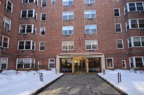 120 E Hartsdale Ave #6S, Greenburgh, NY 10530