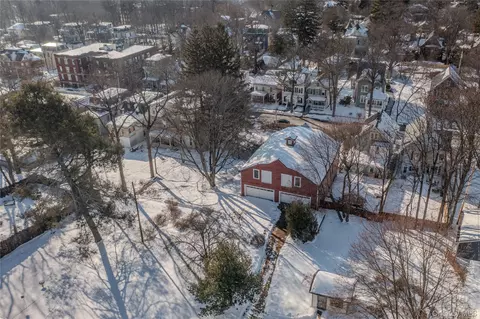 37 Carroll St, Poughkeepsie, NY 12601 photo 9