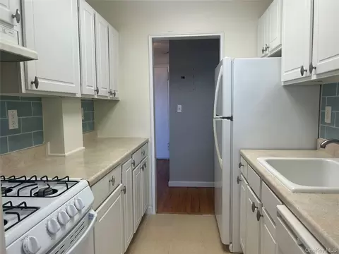 Kitchen - 855 E Broadway #3F, Long Beach, NY 11561 photo 5 of 5