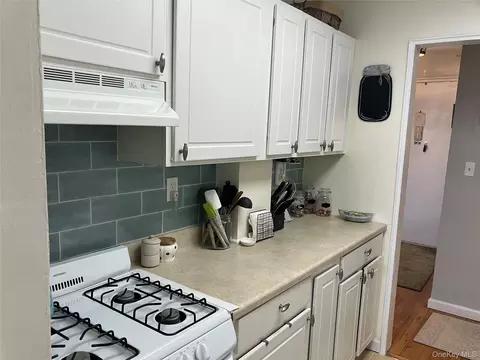 Kitchen - 855 E Broadway #3F, Long Beach, NY 11561 photo 4 of 5