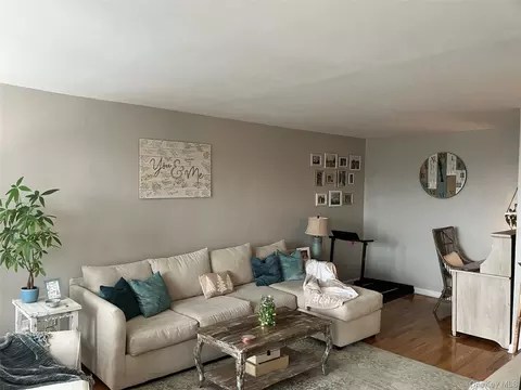 Living - 855 E Broadway #3F, Long Beach, NY 11561 photo 6 of 10