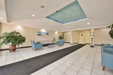 Other - 855 E Broadway #3F, Long Beach, NY 11561 photo 1 of 5