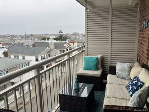 Exterior - 855 E Broadway #3F, Long Beach, NY 11561 photo 2 of 3