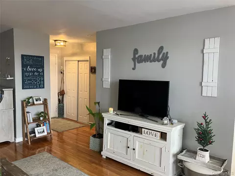 Living - 855 E Broadway #3F, Long Beach, NY 11561 photo 4 of 10