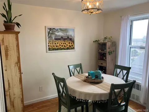 Dining - 855 E Broadway #3F, Long Beach, NY 11561 photo 1 of 1