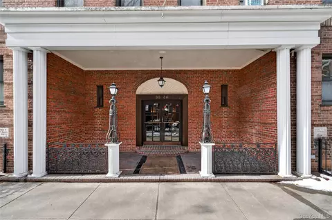 3536 76th St #207, New York, NY 11372